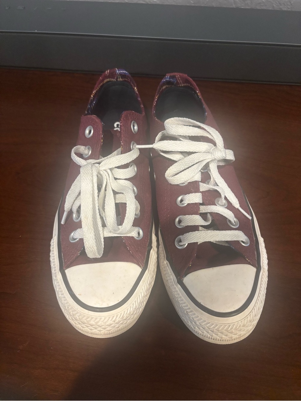 Women's Burgundy Canvas Low-Top Converse Sneakers - Classic Lace-Up